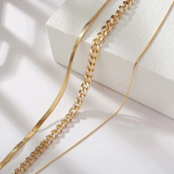 NEW 18K Gold Snake Chain Multi Layered Necklace - Picture 4 of 5